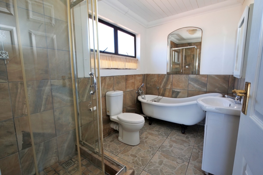 4 Bedroom Property for Sale in Stilbaai Wes Western Cape